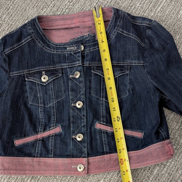 TUZZI Women's (Size 8) Cropped Denim/Jean Jacket W/ Silver Buttons & Pink Accent - Picture 5 of 10